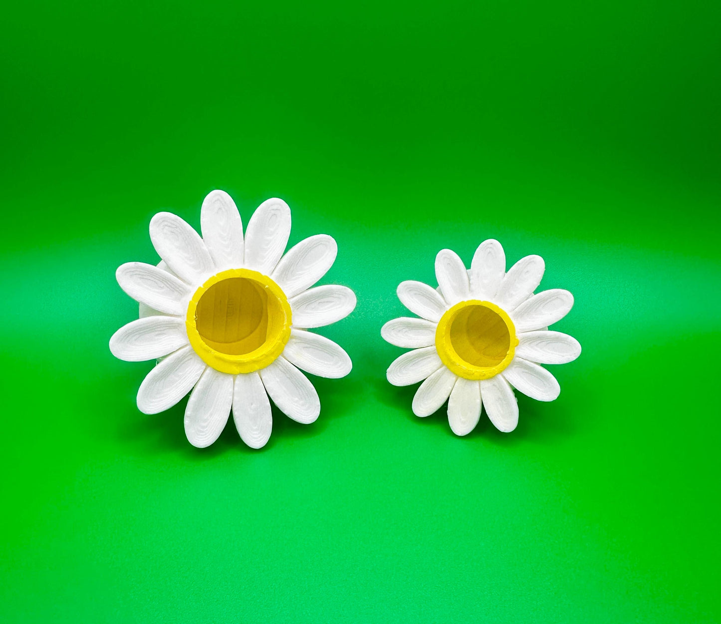 Flower Shaped Hide | Magnetic Ceiling Pod | For Jumping Spiders & Tiny Pets